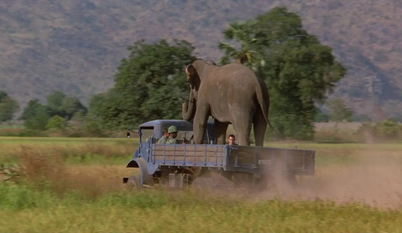 Операція Літаючий Слон / Operation Dumbo Drop (1995)